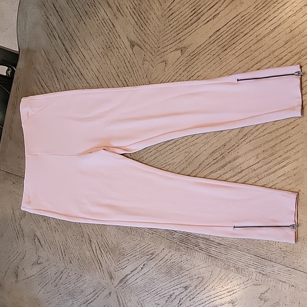 HUE Pink Leggings with Zipper Detail